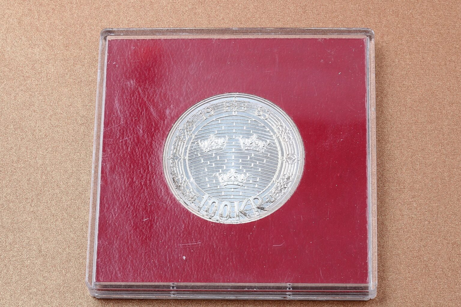 100 KRONOR MINNESMYNT 1983 G teborgs Pantbank 100-kronor-minnesmynt-1983-g-teborgs-pantbank