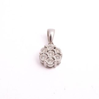 HÄNGE VITGULD M 7 BRILJANT-SLIPADE DIAMANTER, 1,3CM INKL ÖGLAN, TILLV. GULDFYND