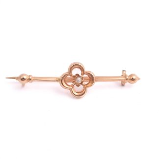 BROSCH M PÄRL-HALVA (LIM PÅ SIDORNA AV PÄRL-HALVAN, LAGNING PÅ GULDET) 3,3CM INKL ÖGLAN, TILLV. STOCKHOLM 1905