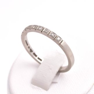 RING VITGULD M 8 ÅTTKANT-SLIPADE DIAMANTER TOT. 0,08CT, 18MM, GRAVYR I SKENAN, SVENSKA STÄMPLAR