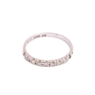 RING VITGULD M ÅTTKANT-SLIPADE DIAMANTER (EN DIAM SKADAD, 3 DIAM SAKNAS) 16,5MM, GRAVYR I SKENAN, SVENSKA STÄMPLAR