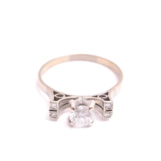 RING M DIAMANTER (MITTSTEN CA 0,60-0,65CT + 4 ÅTTKANT-SLIPADE TOT CA 0,04-0,06CT) 19MM, SOVJETISKA STÄMPLAR (GULDET I BEHOV AV ATT RODIERAS OM)