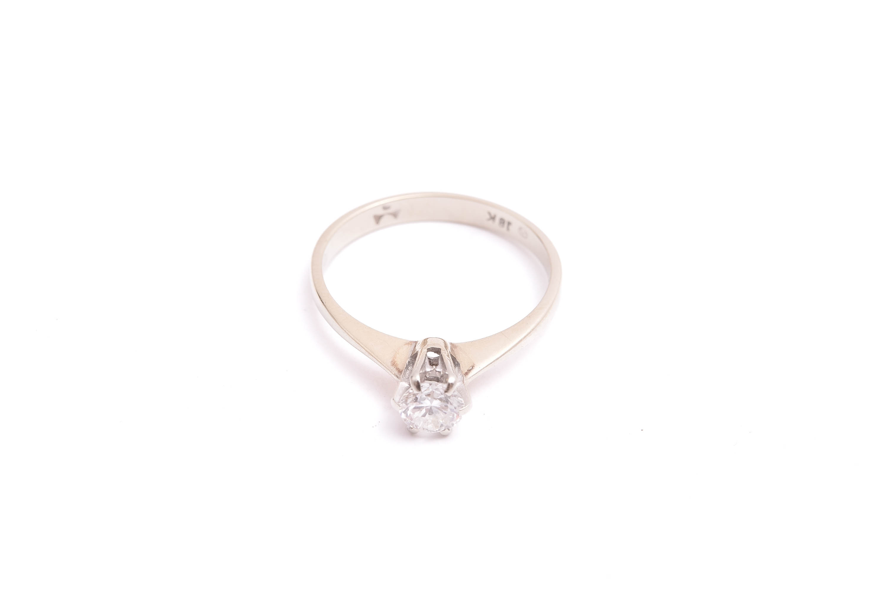 RING M BRILJANT-SLIPAD DIAMANT 0,40CT WESSELTON IF ENLIGT INSKRIPTION, 17,25MM, SVENSK IMPORT-STÄMPEL (GULDET I BEHOV AV ATT RODIERAS OM)