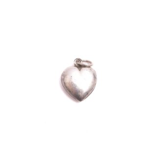 HÄNGE SILVER HJÄRTA, 1,8CM INKL ÖGLAN (NGT OXIDERAD) TILLV. BENGT HALLBERG, KÖPING