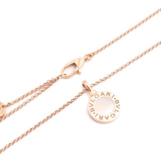 HALSSMYCKE BVLGARI MED PÄRLEMOR, 41,5CM (OBS!! EN LITEN VASS KANT PÅ EXTRABITEN PÅ KEDJAN; BÖR GÅ ATT FILA BORT) I ORIG ETUI, CERT SAKNAS, REK. NYPRIS: 25700:-