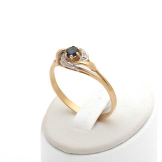 RING MED SAFIR OCH DIAMANTER TOT. 0,02CT ENLIGT INSKRIPTION, STORLEK: ø 21MM - TILLV. SVERIGE