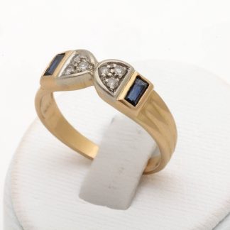 RING MED BLÅ STENAR OCH DIAMANTER, TOT. CA: 0,06CT, STORLEK: ø 17MM / 18K 3,4G - SVENSK KONTROLLSTÄMPEL