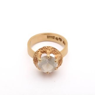 RING MED KRISTALL, ø 18,25MM - TILLV. GUNNAR NILSSON I HALMSTAD 1973 - TOTALVIKT: