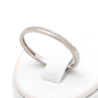 DIAMANRING I VITGULD TOT. CA: 0,10CT ø 18MM - TILLV. GULDFYNDGRUPPEN