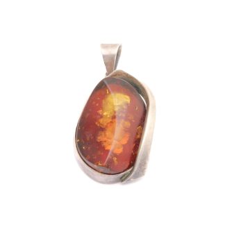 HÄNGE MED BEHANDLAD BÄRNSTEN 53x26MM - VIKT INKL STEN: