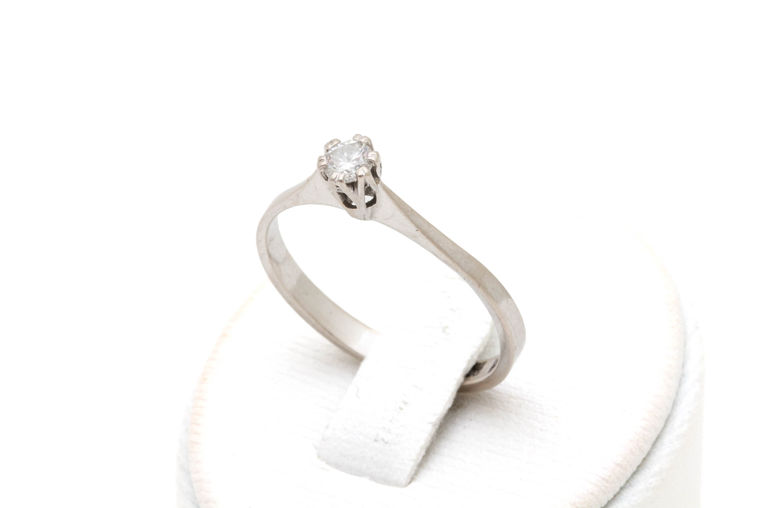 DIAMANTRING I VITGULD 0,13CT ø 17,5MM – TILLV. VARBERG 1978