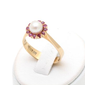 RING MED ODLAD PÄRLA OCH RUBINER, ø 17,75MM - TILLV. STIGBERT FÖR HERIBERT ENGELBERT 1966 - TOTALVIKT: