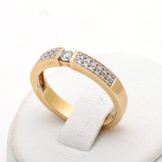 DIAMANTRING TOT. 0,18CT (MITTSTEN CA: 0,07CT) ø 16MM - TILLV. GULDFYNDGRUPPEN