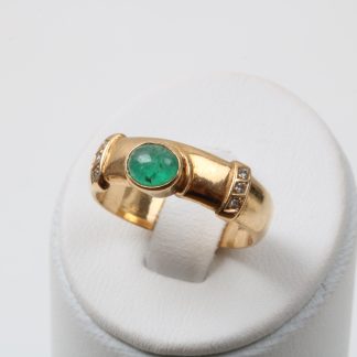 RING MED 6 DIAMANTER GRÖN STEN. 17,25MM