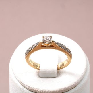 RING MED DIAMANTER ,TOT.V. 0,35CT , W P, TILLV GULDFYND , 15,5 MM.