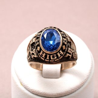 RING MED SYNTETISK STEN. 18MM. TOTALVIKT