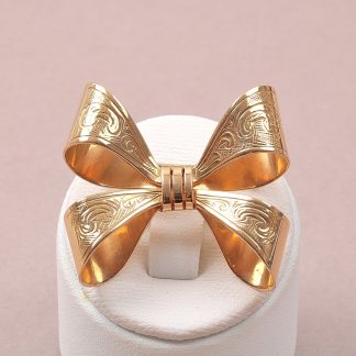 BROSCH ROSETT, TILLVERKAD AV TREGE I GÖTEBORG, 3 X 2,5 CM