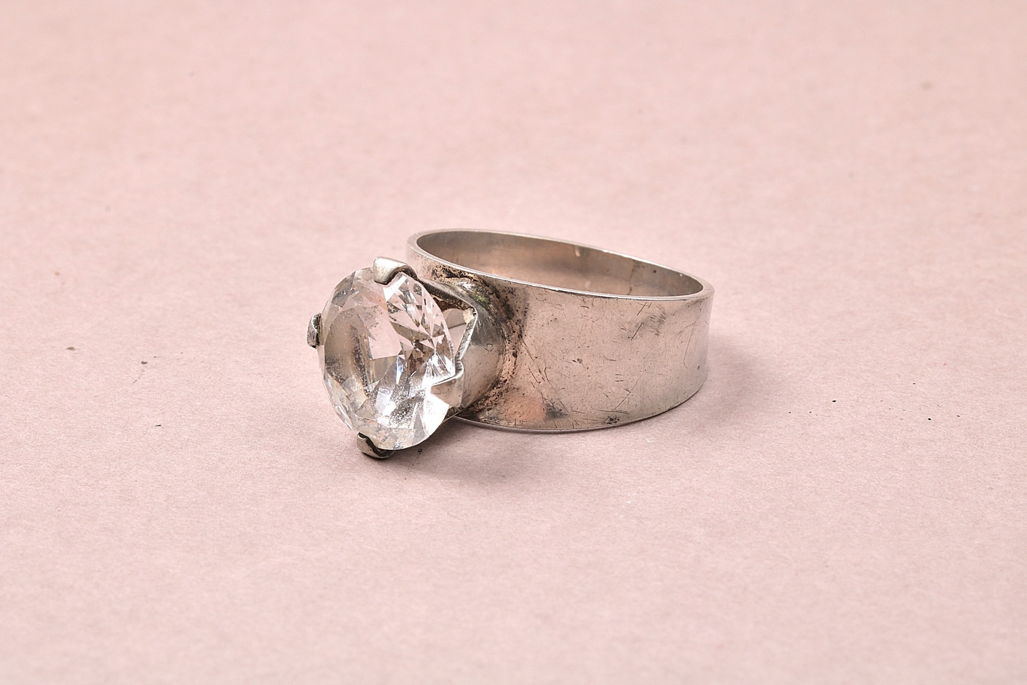 RING I SILVER MED BERGKRISTALL, 16,25 MM, TILLV. SKARA 1965