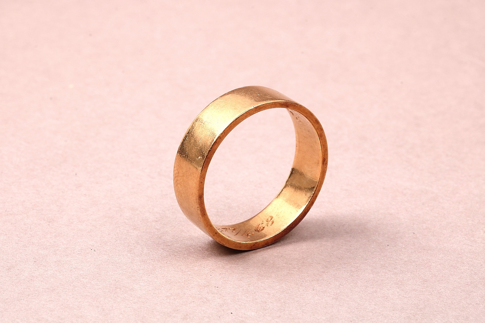 RING SL MED GRAVYR, 19 MM. SVENSKTILLVERKAD