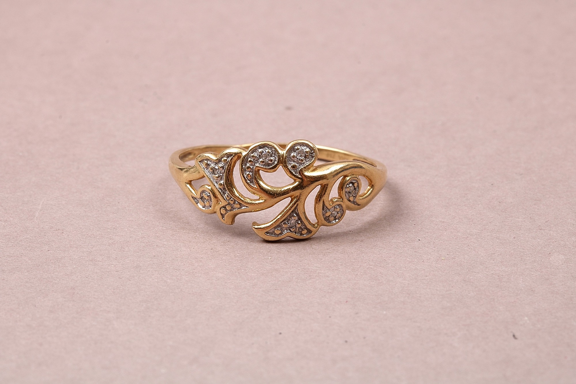 RING MED DIAMANTER TILLV. GULDFYND. 19MM