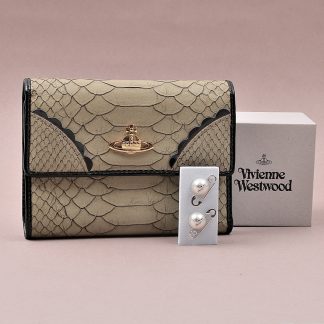 VIVIENNE WESTWOOD PAR ÖRHÄNGEN METALL MED ETUI, VIVIENNE WESTWOOD PLÅNBOK LÄDER MED ETUI