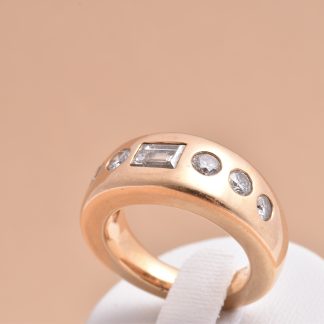 RING M 7 DIAMANTER TOTALT CA 1,35CT, 16,75MM, TILLV. GULDSMEDSMÄSTARN, GÖTEBORG 2007 (ETT JACK PÅ SKENAN)