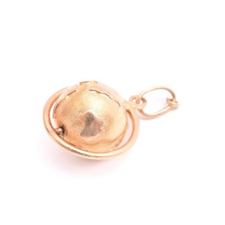 HÄNGE JORDGLOB 3,2CM INKL ÖGLAN (BUCKLOR & SLITAGE, EN LITEN RING GULD HÄNGER PÅ ÖGLAN)