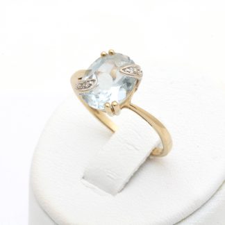 RING MED AKVAMARIN OCH DIAMANTER ø 17MM - TILLV. GHA - OBS! NÅGOT REPIG SKENA, TOTALVIKT: