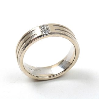 RING I VG MED DIAMANTER MED GRAVYR, 20 MM