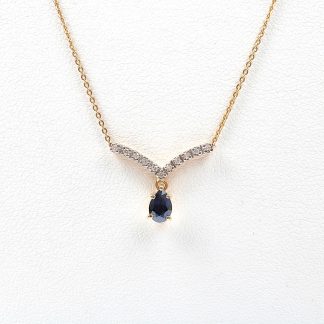 HALSSMYCKE MED DIAMANTER OCH SAFIR, , KAN LÅSAS VID 42 OCH 47,5 CM, TILLVERKAD GULDFYND
