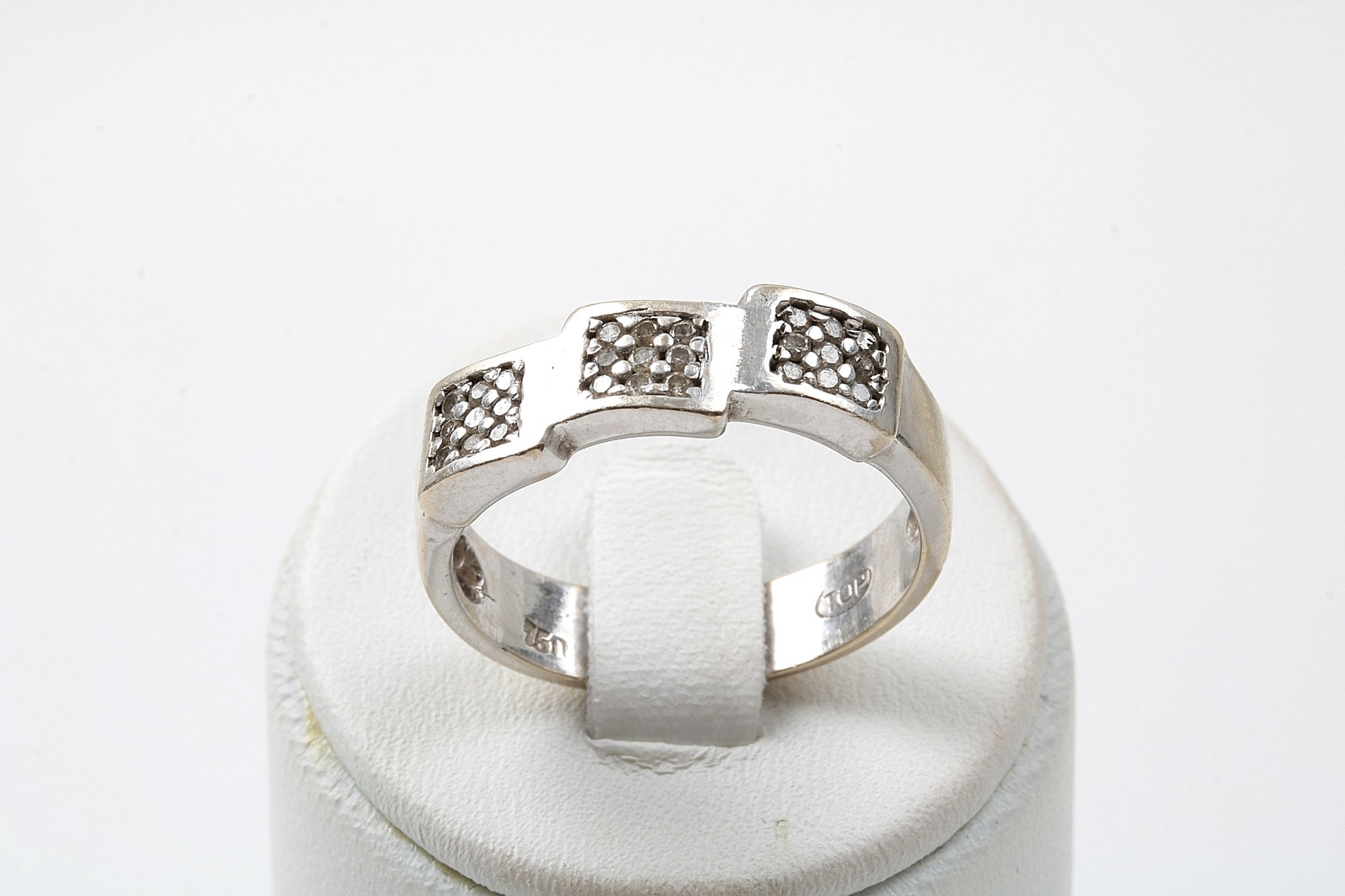 RING MED DIAMANTER, 19 MM. SLITAGE
