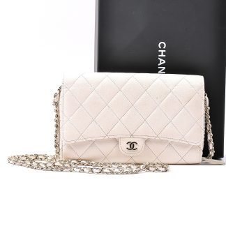 HANDVÄSKA CHANEL ORIGINAL.KRT. DUSTBAG. KVITTO CHANEL MONTE CARLO 2024/05/25. 3400EURO. BRUKSSLITAGE FLÄCKAR. (GU6L88PH)