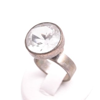 RING SILVER M BERGKRISTALL, 15,5MM, TILLV. CECILIA JOHANSSON, GÖTEBORG 1964 (SMÅNAGG PÅ FASETT-KANTER
