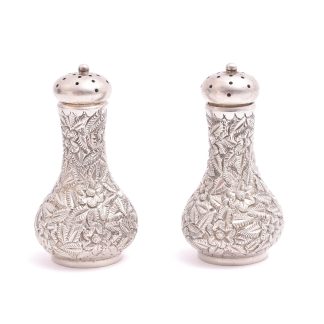 SALT & PEPPAR-STRÖARE SILVER M BLOM-MOTIV, 5,6CM