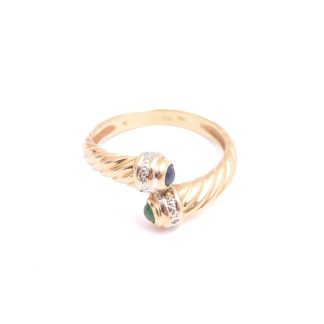 RING M 2 ÅTTKANT-SLIPADE DIAMANTER, CABOCHONSLIPAD SMARAGD & CABOCHONSLIPAD BLÅ SAFIR (SPRICKA GENOM HELA SMARAGDEN) 19MM
