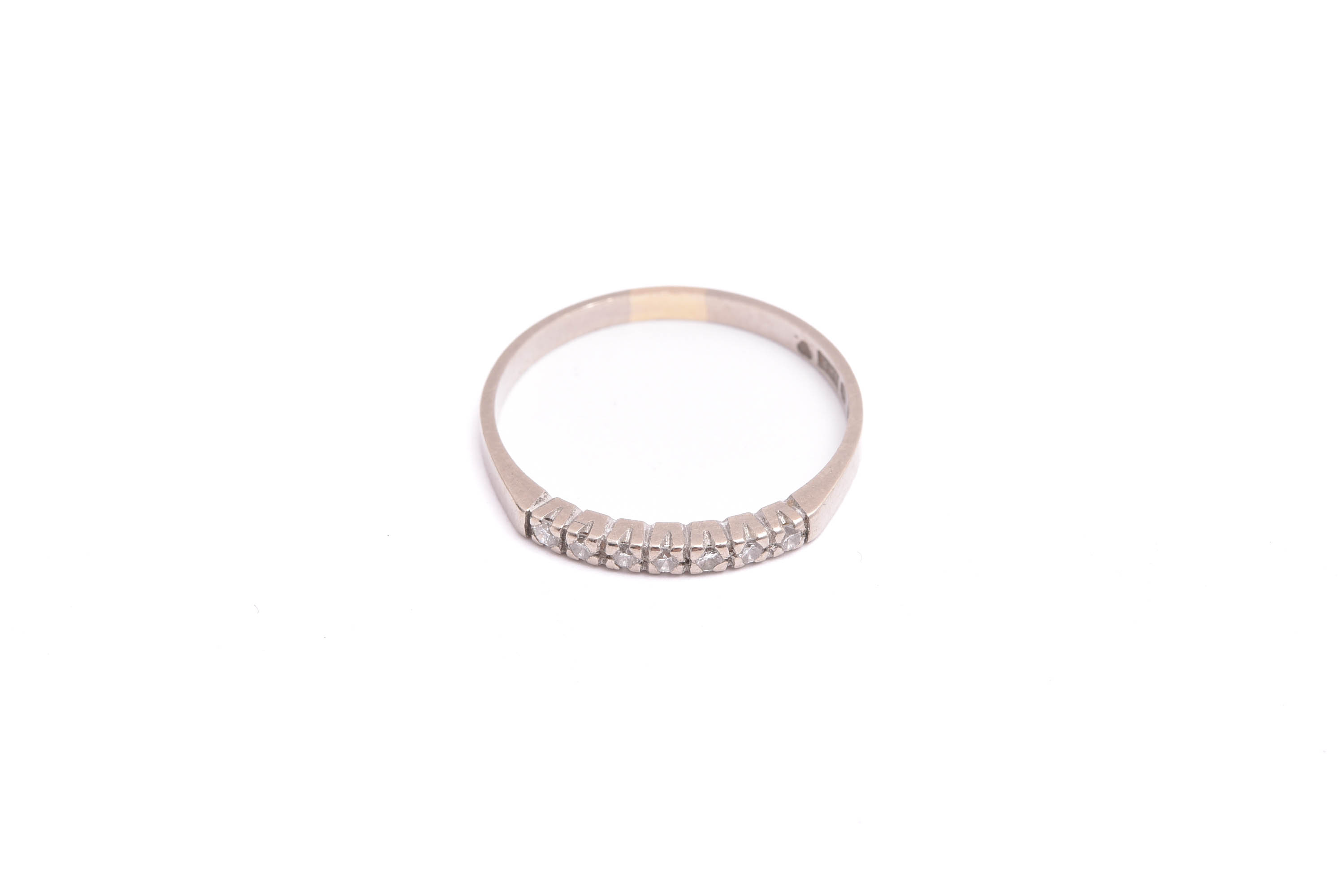 RING VITGULD ALLIANS M 7 BRILJANT-SLIPADE DIAMANTER TOT. 0,14CT, 18,5MM, SVENSKA STÄMPLAR (GULDET NGT REPIGT)