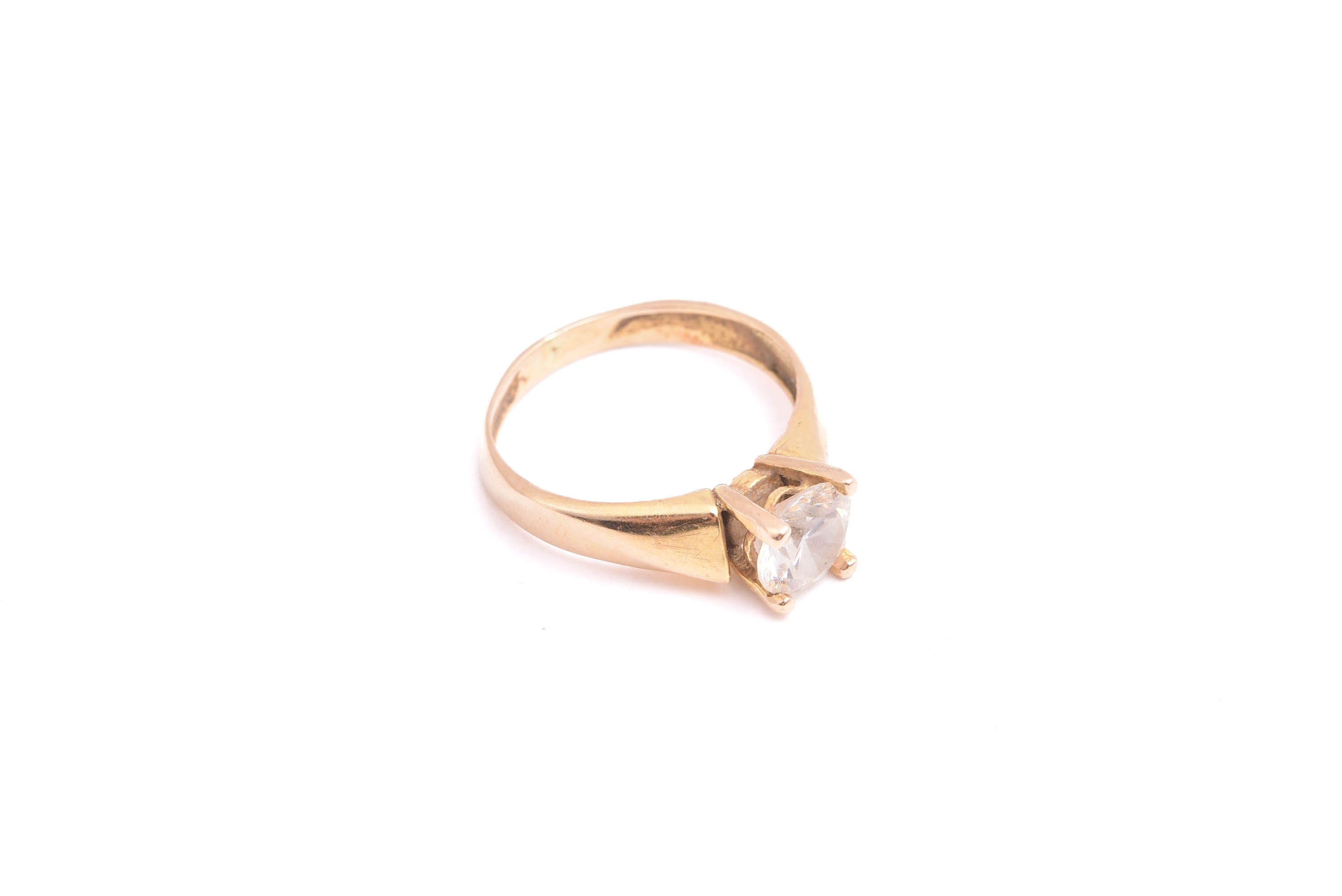 RING M VIT SYNTETISK STEN, 15,5MM