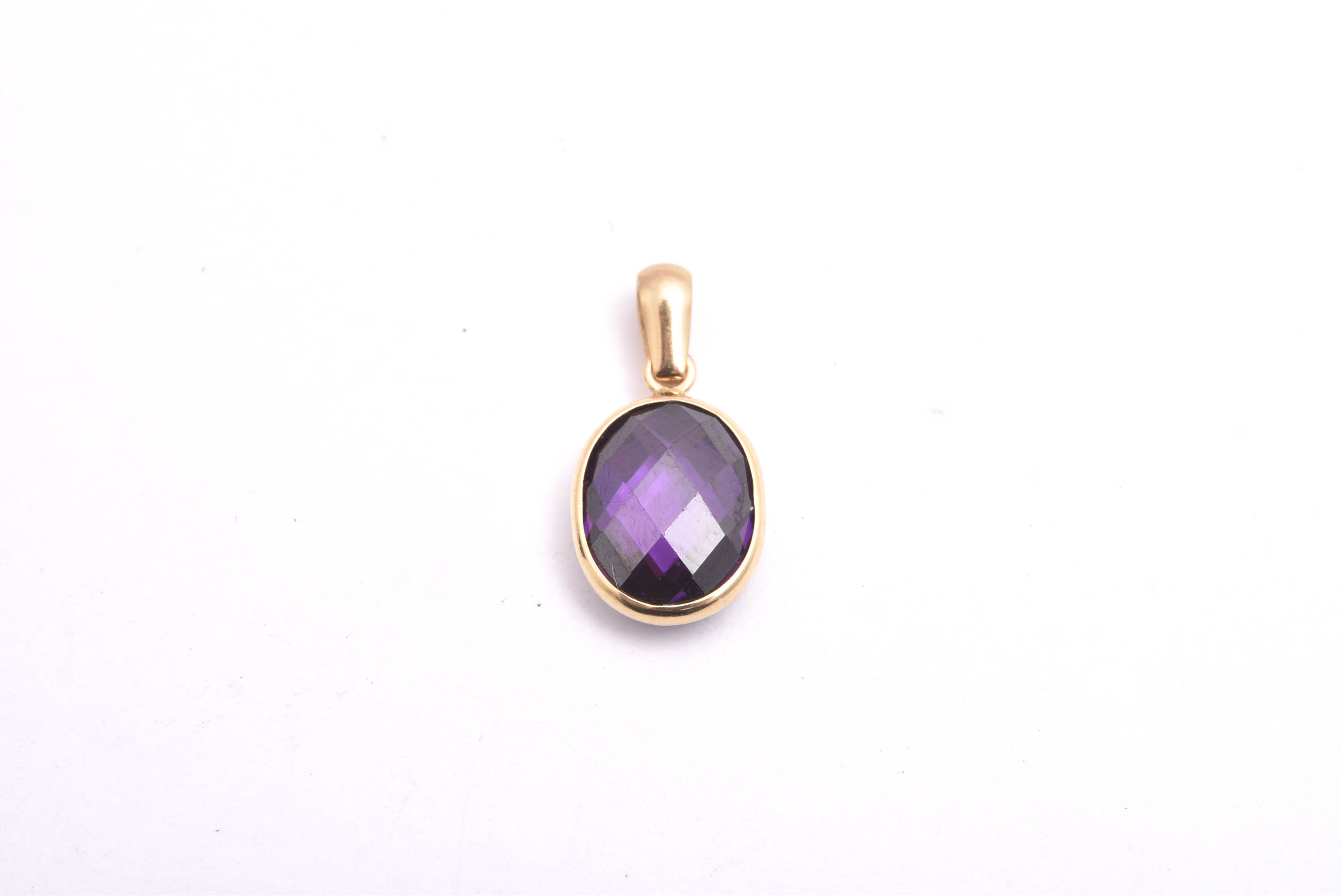 HÄNGE M VIOLETT SYNTETISK STEN, 1,8CM INKL ÖGLAN, TILLV. GULDFYND