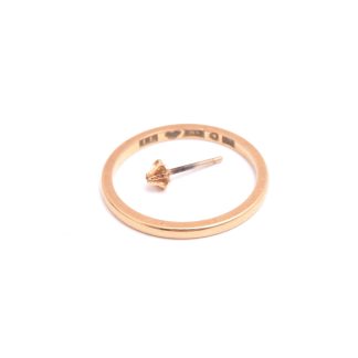 ETT UDDA ÖRHÄNGE M ÅTTKANT-SLIPAD DIAMANT (LÅSET SAKNAS) + RING SL M GRAVYR, 18,75MM, SVENSKA STÄMPLAR