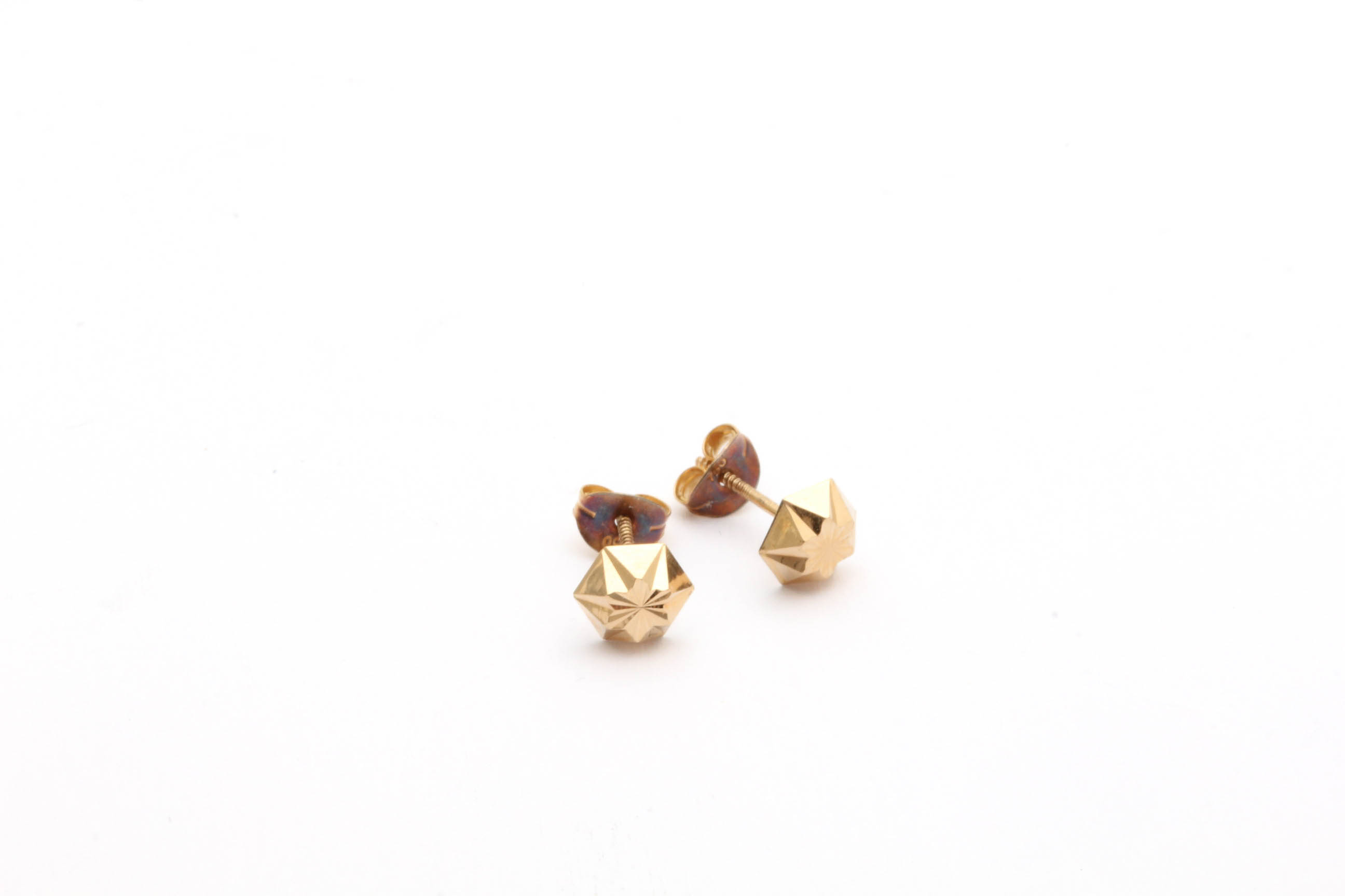 PAR ÖRHÄNGEN MED SKRUVPIGGAR 7x6MM