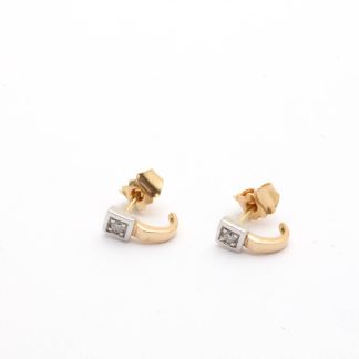 PAR ÖRHÄNGEN I RÖD OCH VITGULD MED DIAMANTER TOT. CA: 0,03CT, 6x4MM