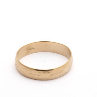 DEFEKT RING MED GRAVYR OCH BUCKLOR