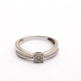 DIAMANTRING I VITGULD TOT. CA: 0,15CT ø 17,75MM - TILLV. GULDFYNDGRUPPEN