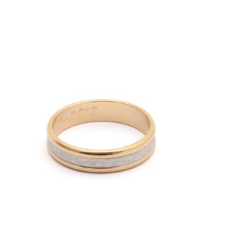 RING MED DETALJ I SILVER OCH GRAVYR ø 19,5MM - TILLV. SVERIGE - TOTALVIKT: