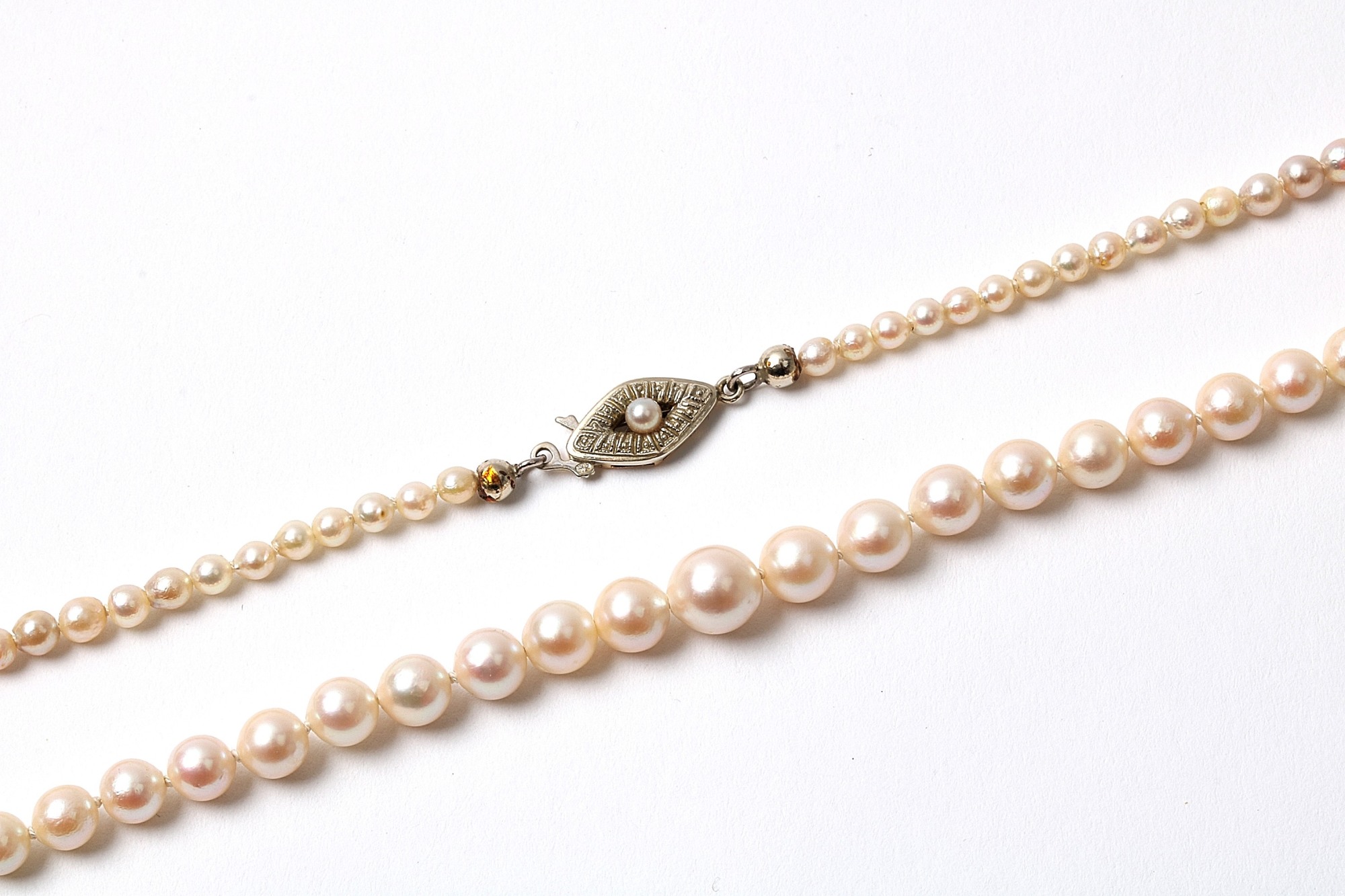 PÄRLCOLLIER, 46CM. PÄRLOR ø7MM-3MM. 18K I LÅS