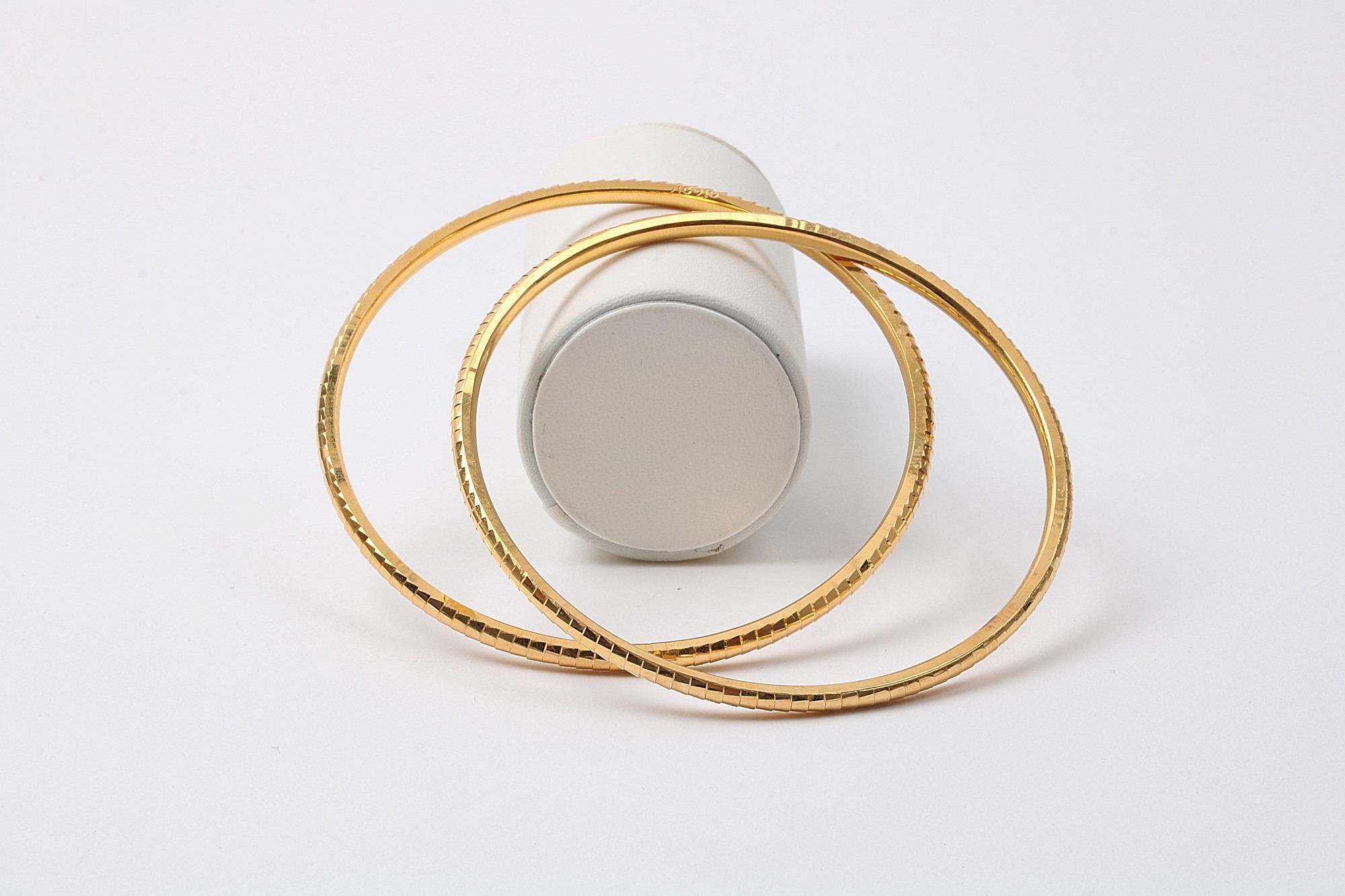 2 ARMRINGAR ø6,8CM