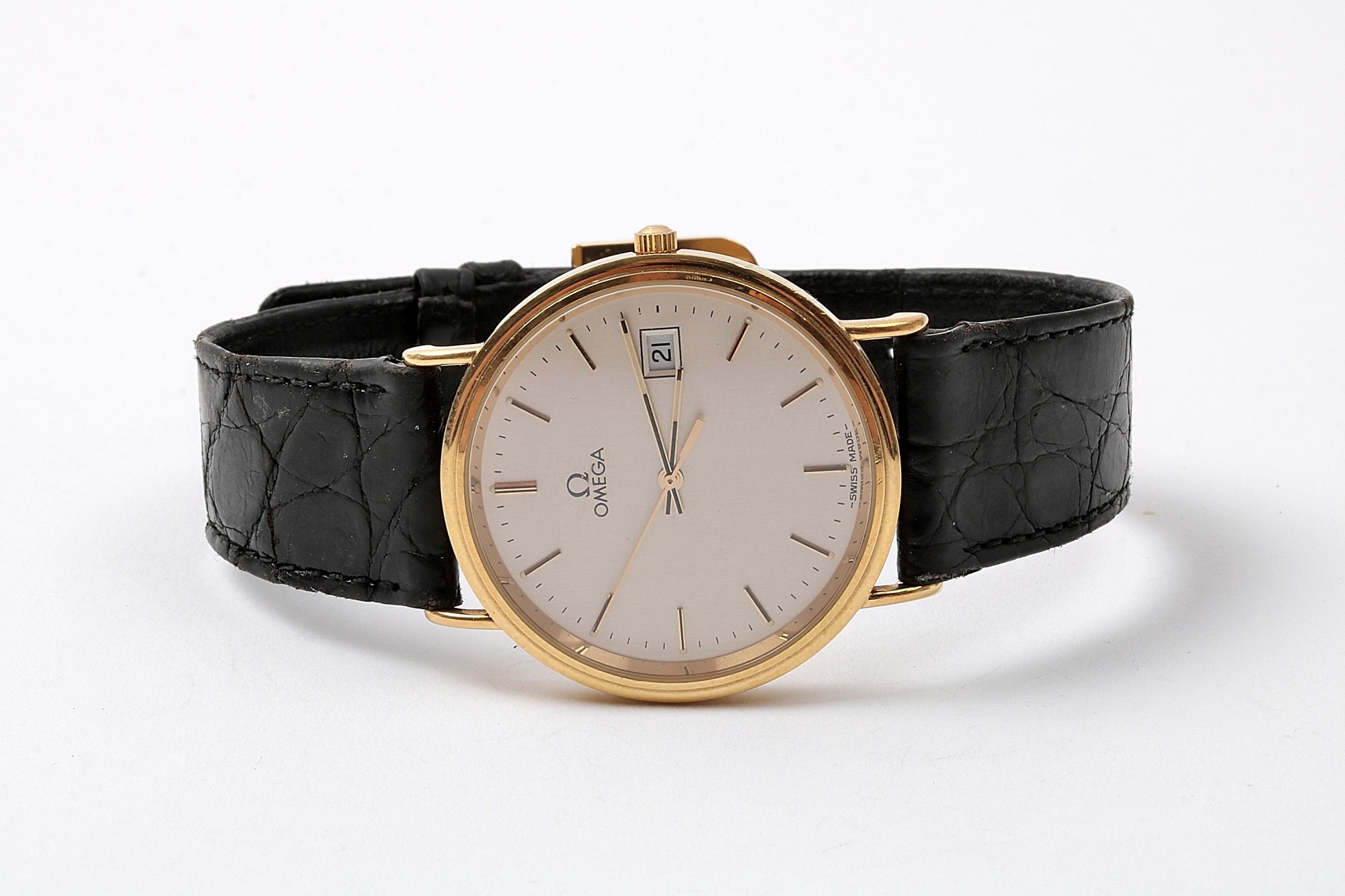 HERRUR OMEGA QUARTZ. 32MM. 18K I UR. ORIGNAL.KRT. GRAVYR BOETT