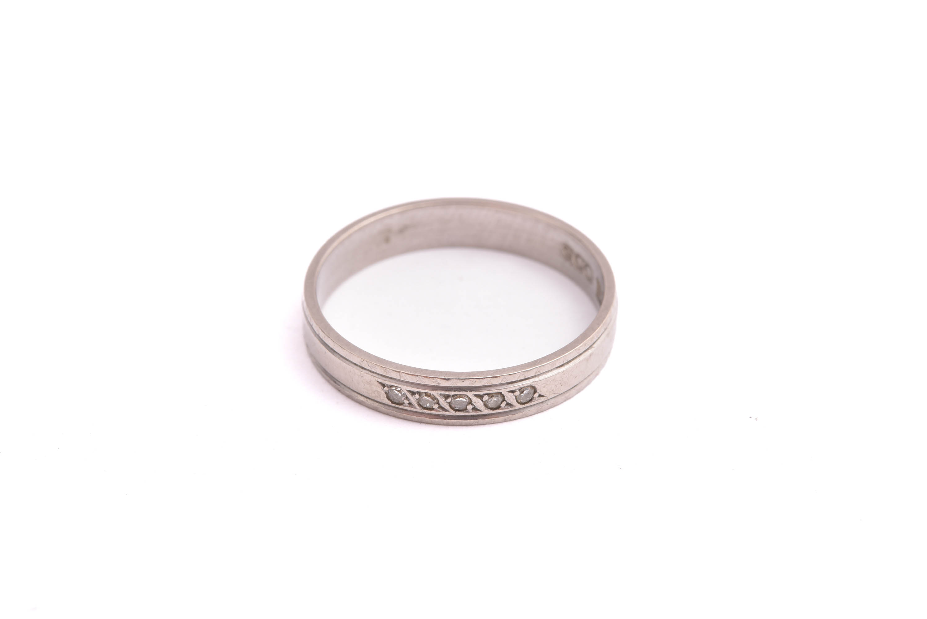 RING VITGULD M 5 ÅTTKANT-SLIPADE DIAMANTER TOT. 0,05CT, 18MM, TILLV. ROSIN ÄDELFOM, STOCKHOLM 1988