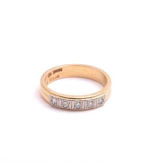 RING M 5 BRILJANT-SLIPADE DIAMANTER, 17MM, (SLITAGE PÅ GULDET, ÄNDRAD I STORLEK, TVÅ IHOPLÖDDA RINGAR) OBS!! 18K I ÖVERDELEN M FATTNINGEN