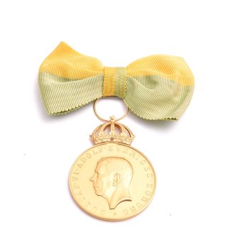MEDALJ KUNGLIGA PATRIOTISKA SÄLLSKAPET "FÖR LÅNGVARIG TROGEN TJÄNST", GRAVYR, TILLV. 1971, TOTAL VIKT: 26,1G (INKLUSIVE SÄKERHETSNÅL & RIPSBAND), I ORIG ETUI